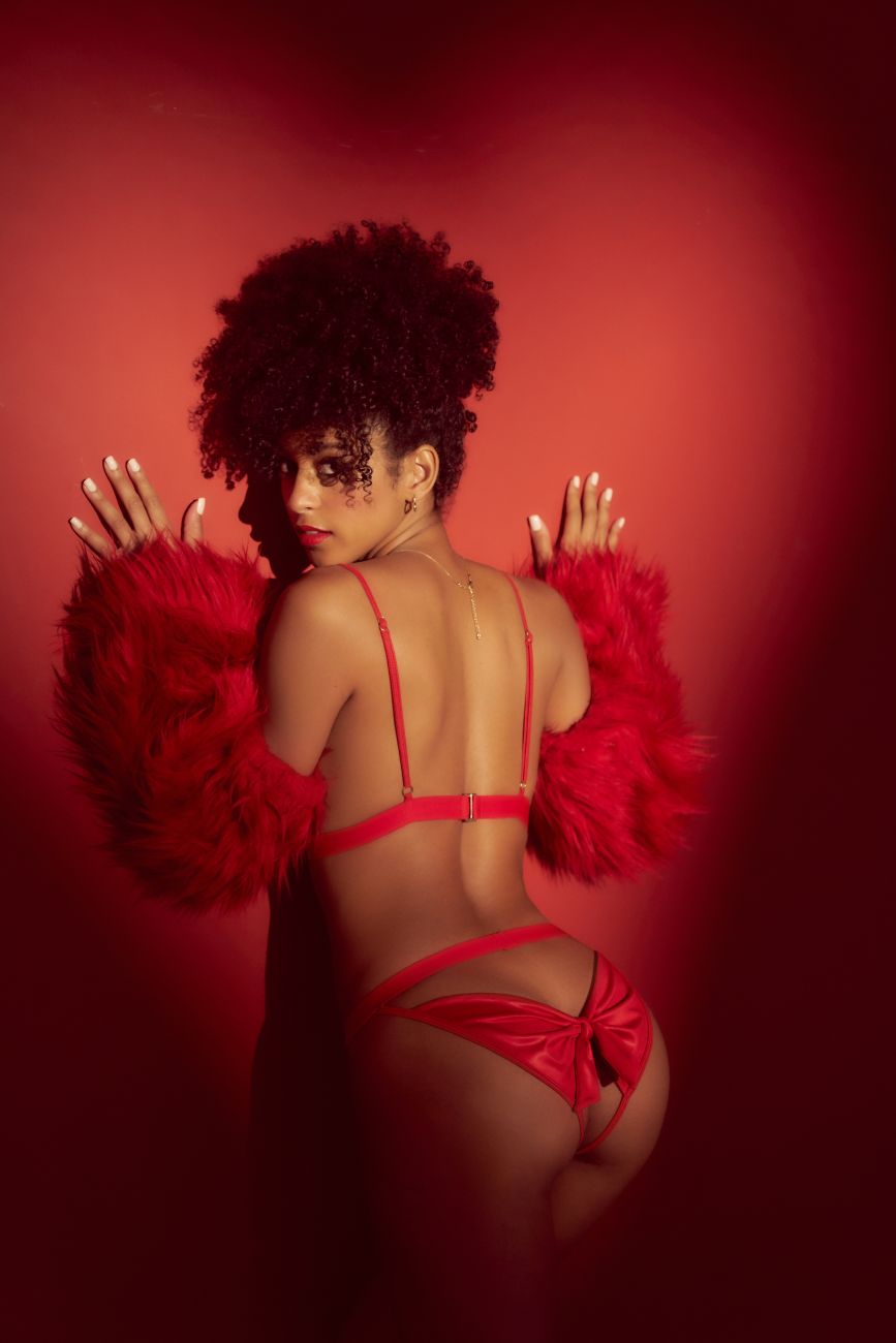 Mapale 8901 Two Piece Set Color Red.