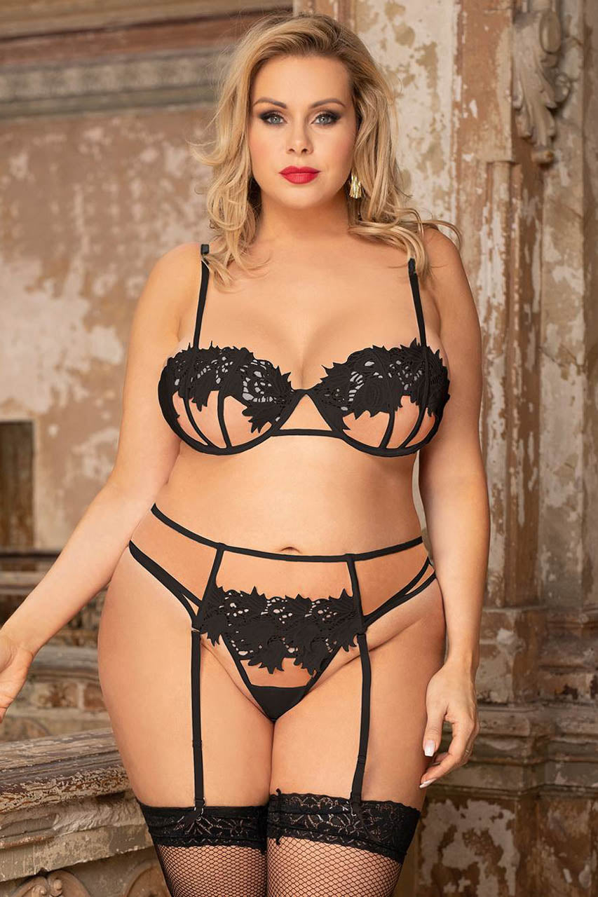 Plus Size Delicate Floral Embroidered Bra Set.