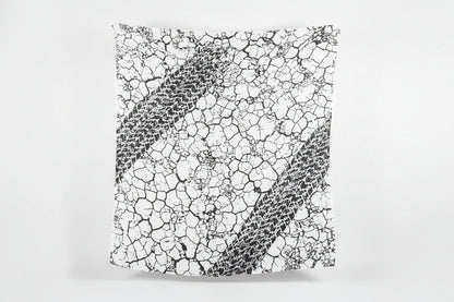 Five and Diamond Oversize Playa Scarf - white/black rayon