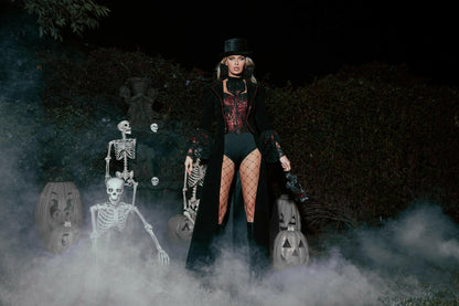 Roma 4pc The Lusty Vampire Costume.
